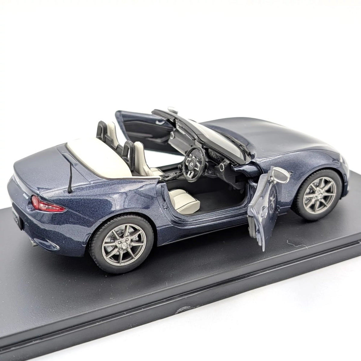 Mazda MX-5 2019 - 1/24 Whitebox