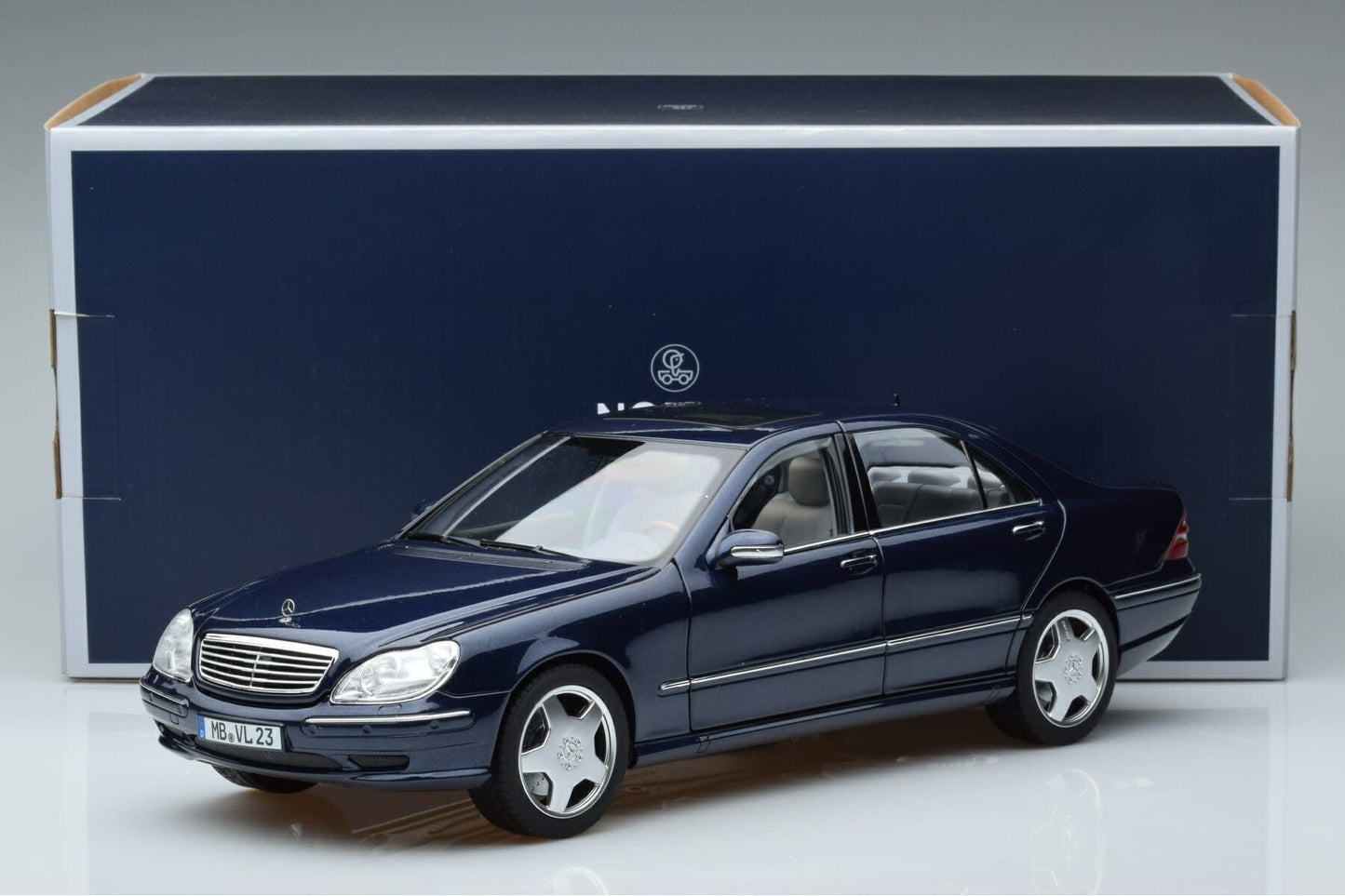 Mercedes-Benz S55 AMG 2000 bleumarin - 1/18 Norev