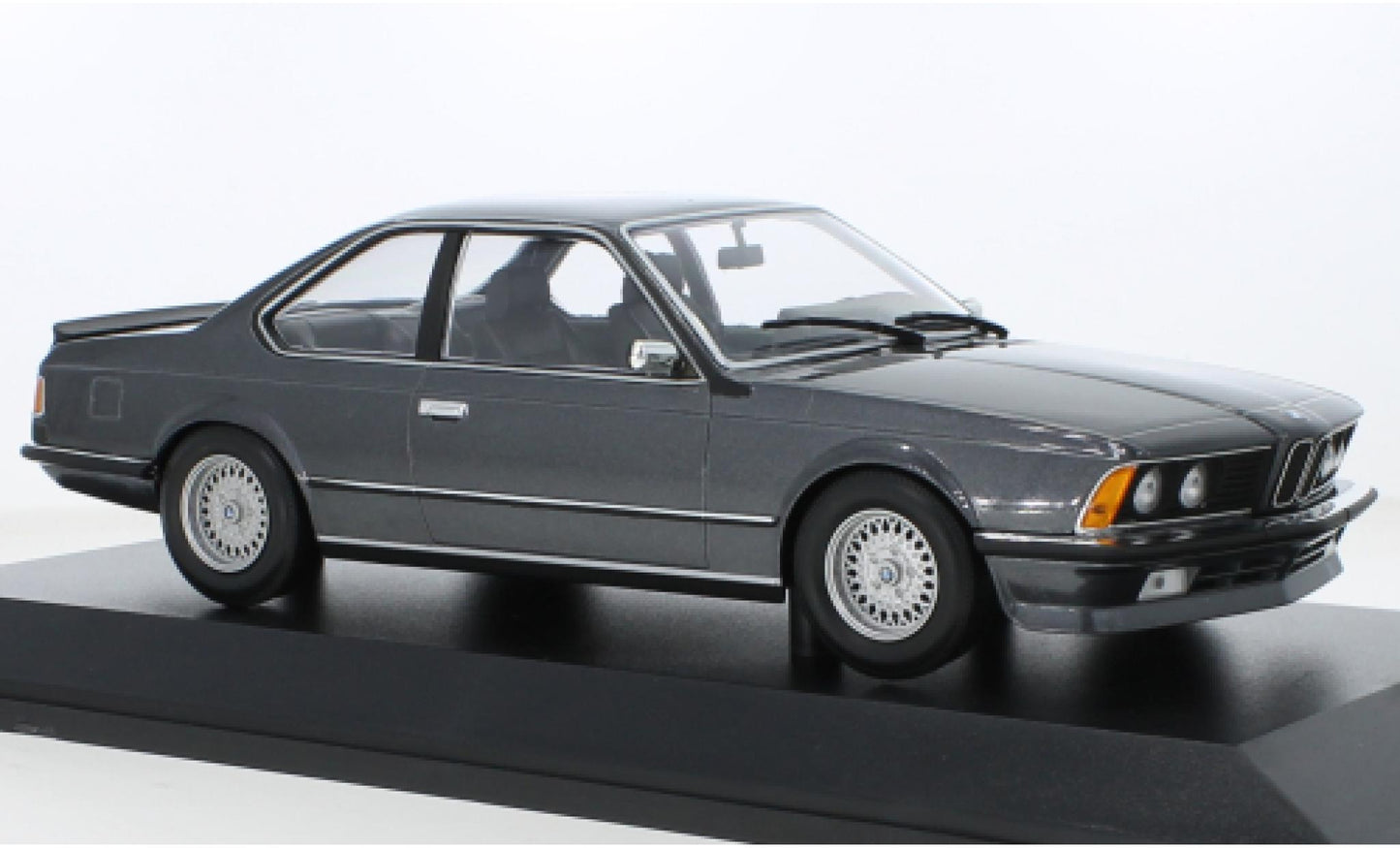 BMW 635 CSi 1982 gri - 1/18 Minichamps