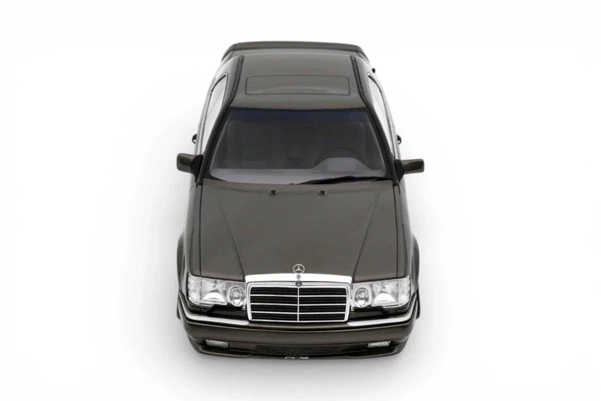 Mercedes-Benz C124 AMG "Stance" - 1/18 Otto Mobile
