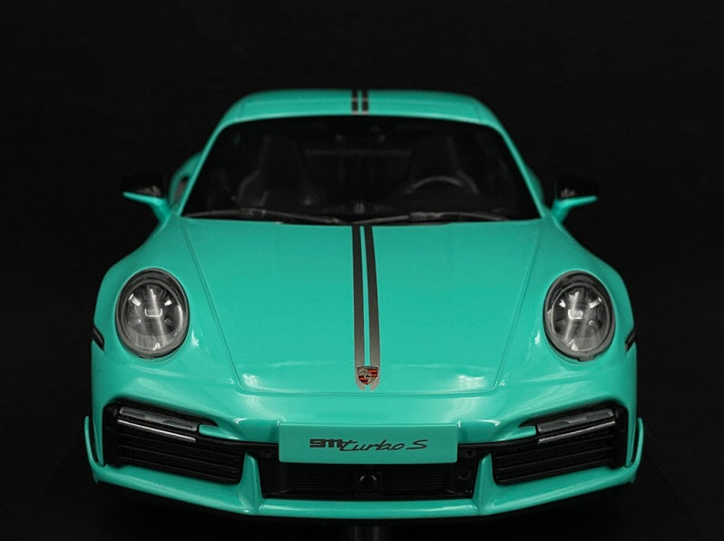 PORSCHE 911 Turbo S Mint Green Metallic
