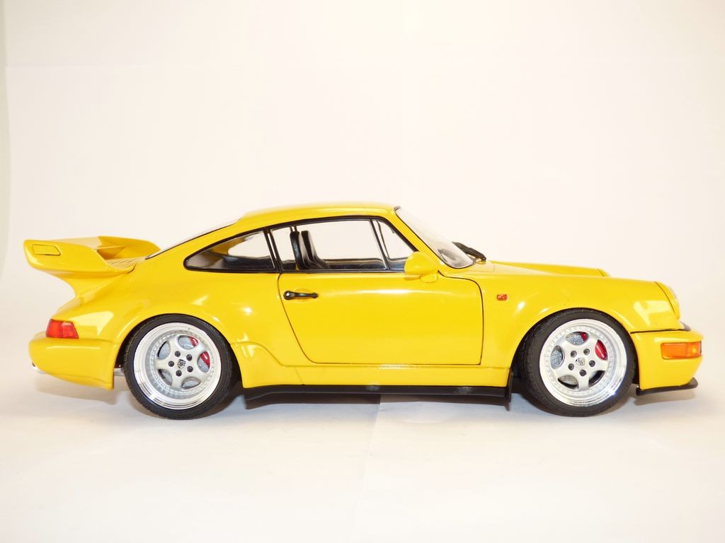 Porsche 911 3.8 RS 1990 galben - 1/18 Solido