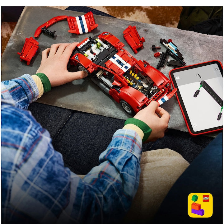 LEGO Technic 42235 - Masina Ferrari 488 PISTA (882 piese)