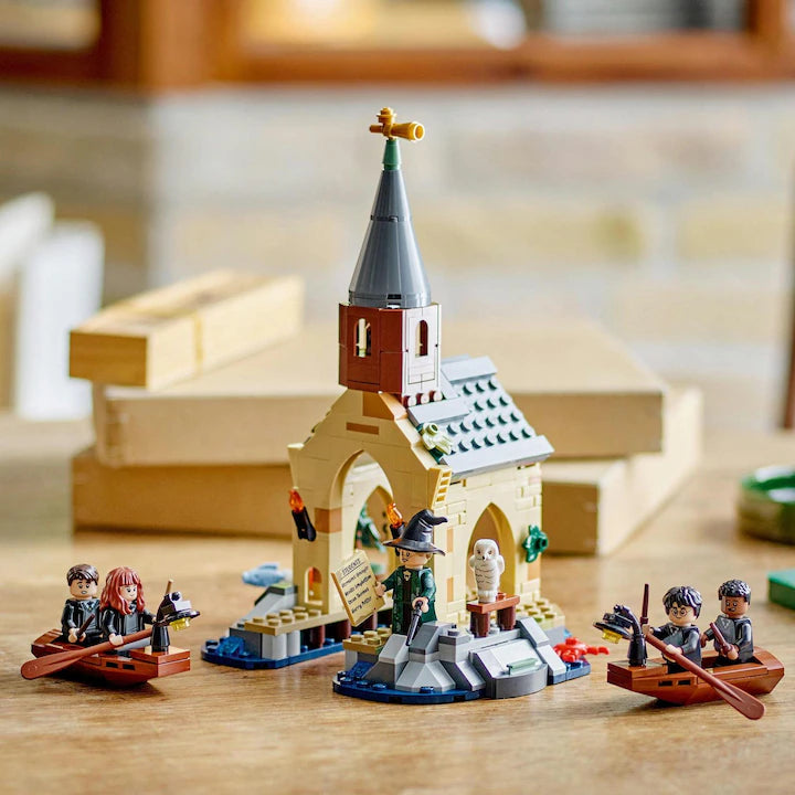 LEGO Harry Potter 76426 - Hangar pentru barci la castelul Hogwarts (350 piese)