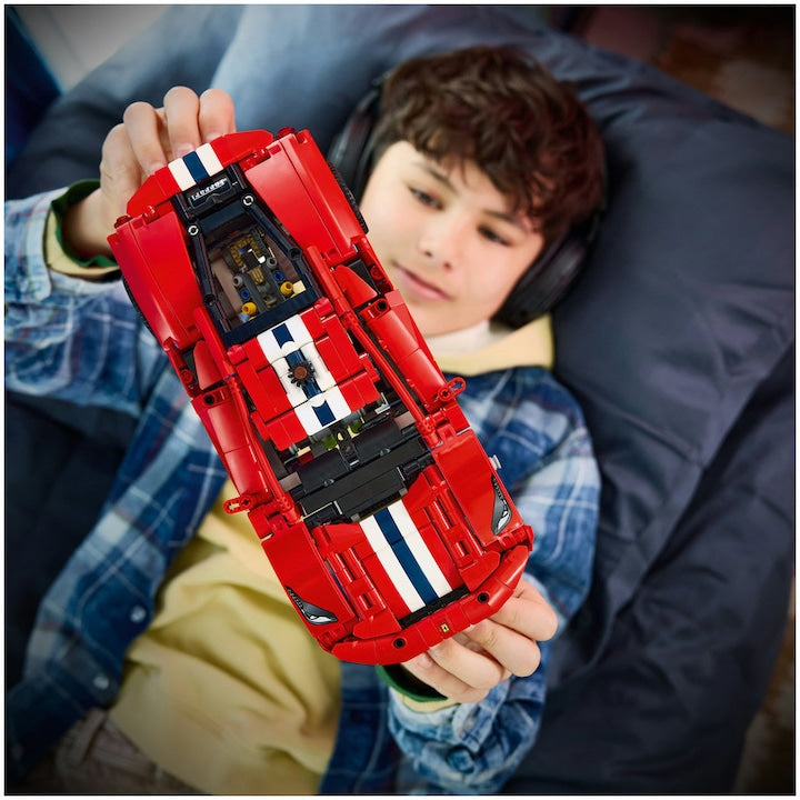 LEGO Technic 42235 - Masina Ferrari 488 PISTA (882 piese)