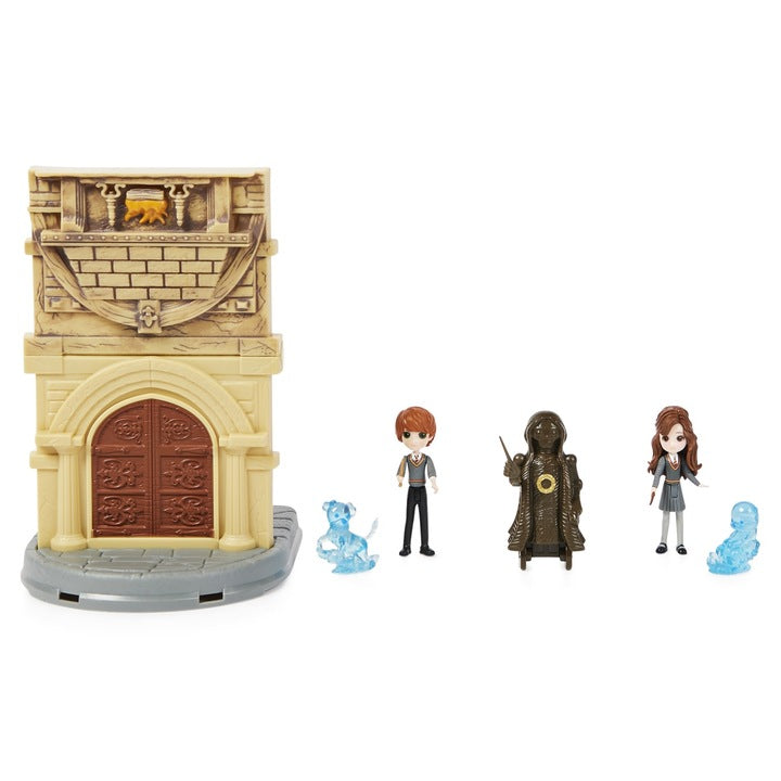 Set de joaca Harry Potter - Magical Minis, Ron Weasley si Hermione Granger in Camera Necesitatii