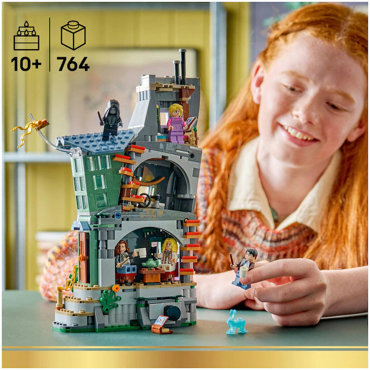 LEGO Harry Potter 76467 - Casa Lunei Lovegood (764 piese)