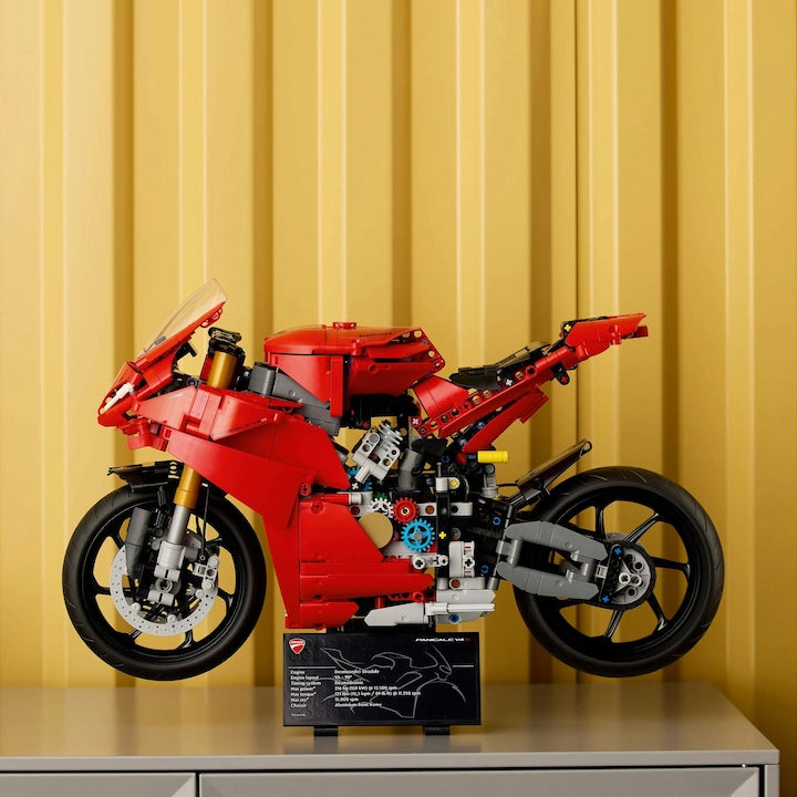 LEGO Technic 42202 - Motocicleta Ducati Panigale V4 S (1603 piese)