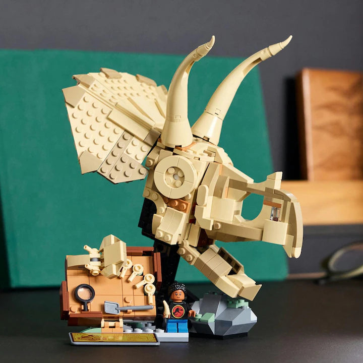 LEGO Jurassic World 76969 - Fosile de dinozaur: craniu de Triceratops (468 piese)