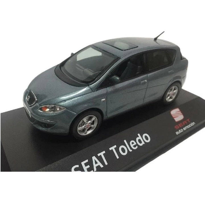 Seat Toledo cu vitrina plexiglass - 1/43 Dealer Edition