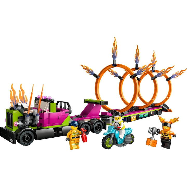 LEGO City 60357 - Camion de cascadorie si provocarea cercurilor de foc (479 piese)