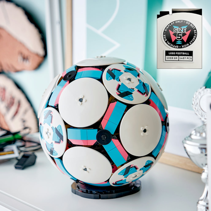 LEGO Editions 43019 - Minge de fotbal (1498 piese)