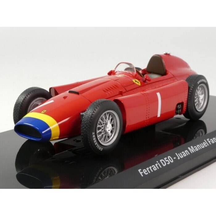Formula 1 Ferrari D50 Juan Manuel Fangio 1956 #1 cu vitrina - 1/24 Altaya