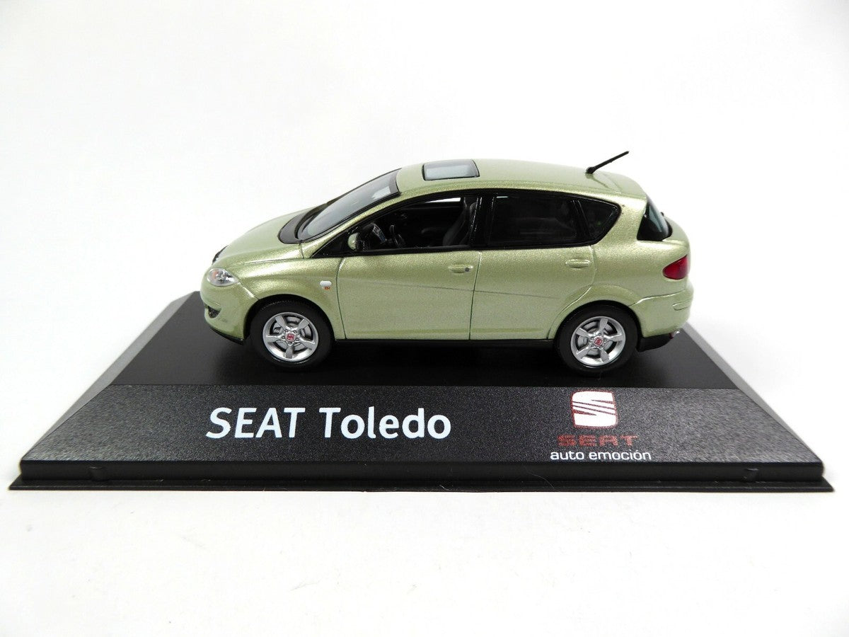 Seat Toledo verde deschis cu vitrina plexiglass - 1/43 Altaya