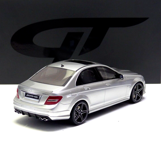 Mercedes C63 AMG sedan MKI gri - 1/18 GT Spirit