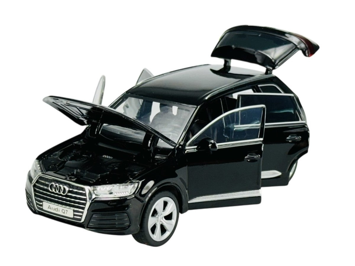Audi Q7 negru - 1/32 Tayumo