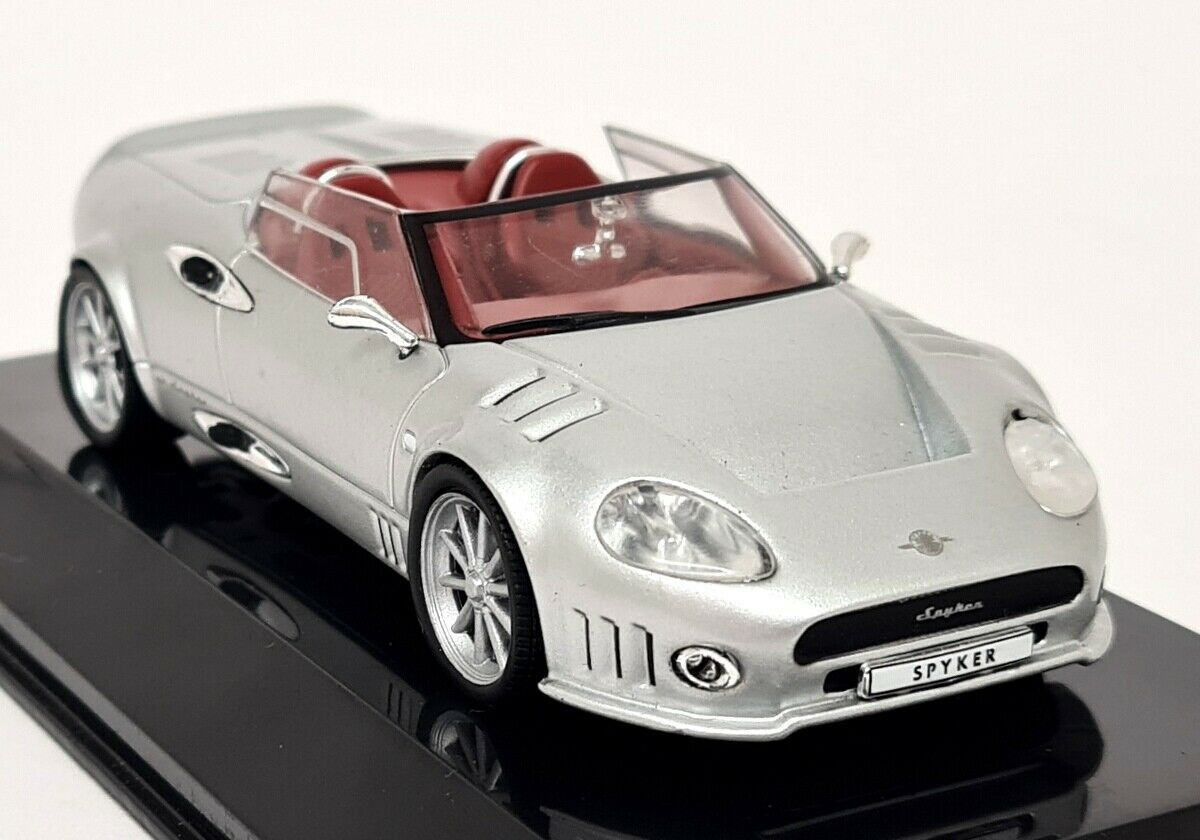 Spyker C12 Spyder 2008 cu vitrina - 1/43 Altaya