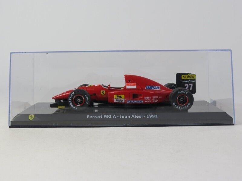 Formula 1 Ferrari F92 A Jean Alesi 1992 cu vitrina - 1/24 Altaya