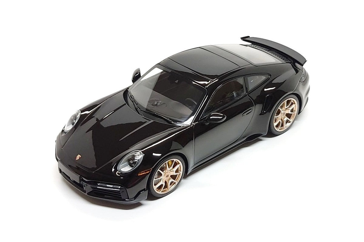 Porsche 911 (992) Turbo S Coupe Sport Design 2024 negru cu jante aurii 1/555pcs - 1/18 Minichamps