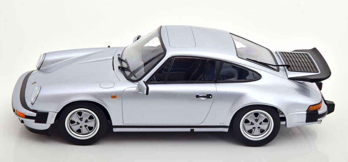 Porsche 911 Carrera Coupe 3.2 1988 250.000 gri - 1/18 KK-Scale