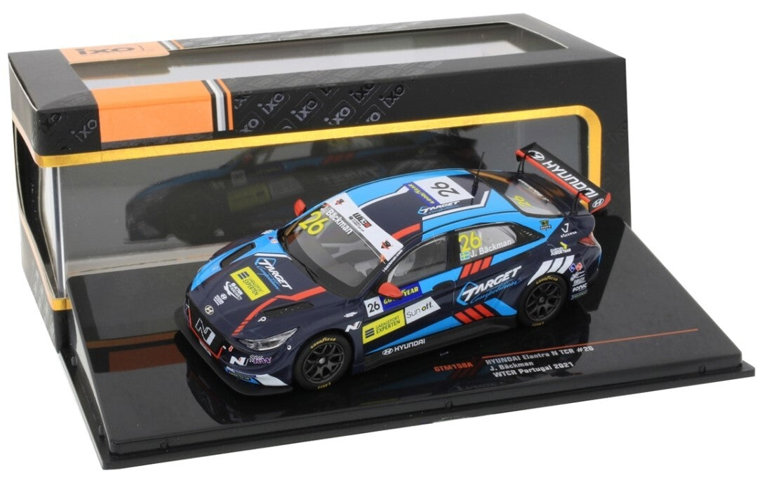 Hyundai Elantra N TCR #26 WTCR Portugal 2021 J. Bäckmann cu vitrina plexiglass - 1/43 Ixo Models