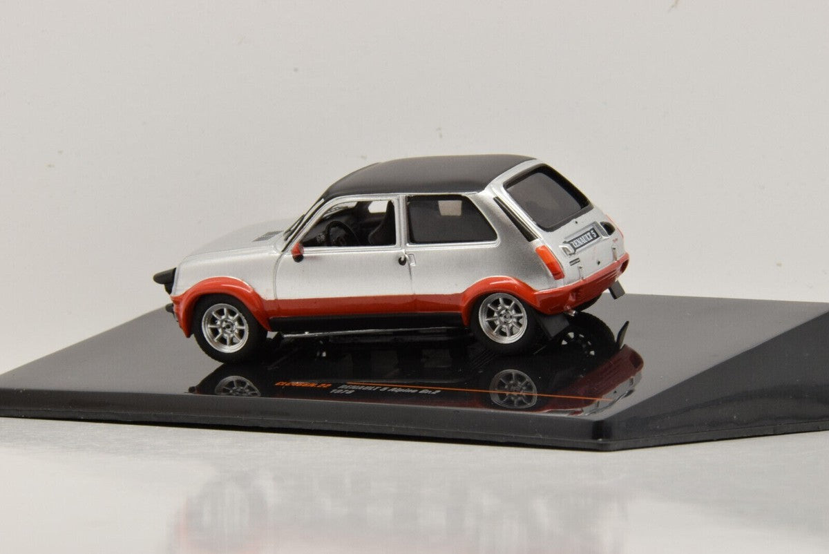 Renault 5 Alpine Gr.2 1978 cu vitrina plexiglass - 1/43 IxoModels