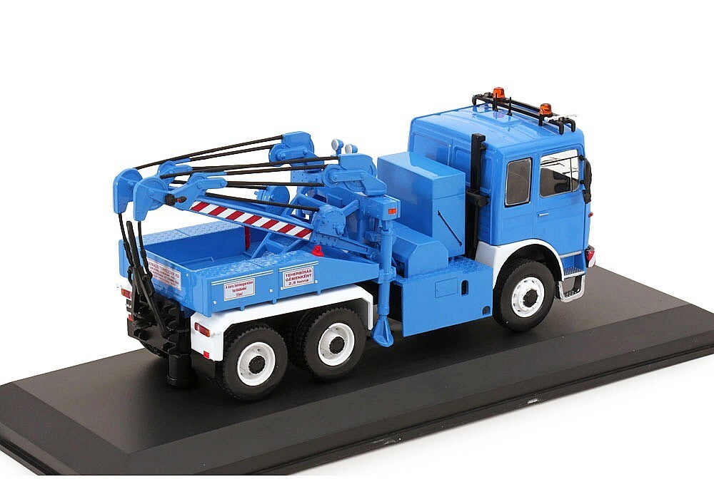 Camion MAN F8 26.281 albastru cu vitrina plexiglass - 1/43 Ixo Modelcars