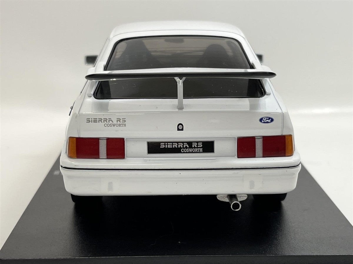 Ford Sierra RS Cosworth 1987 alb - 1/18 Ixo Models