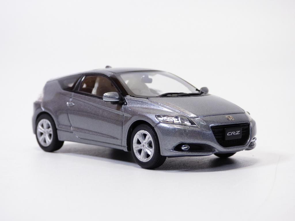 Honda CR-Z gri cu vitrina plexiglass - 1/43 Ebbro