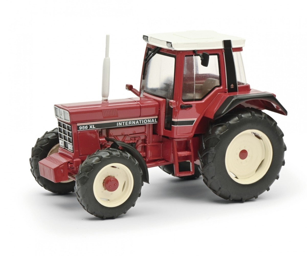 Tractor International 956 XL - 1/32 Schuco