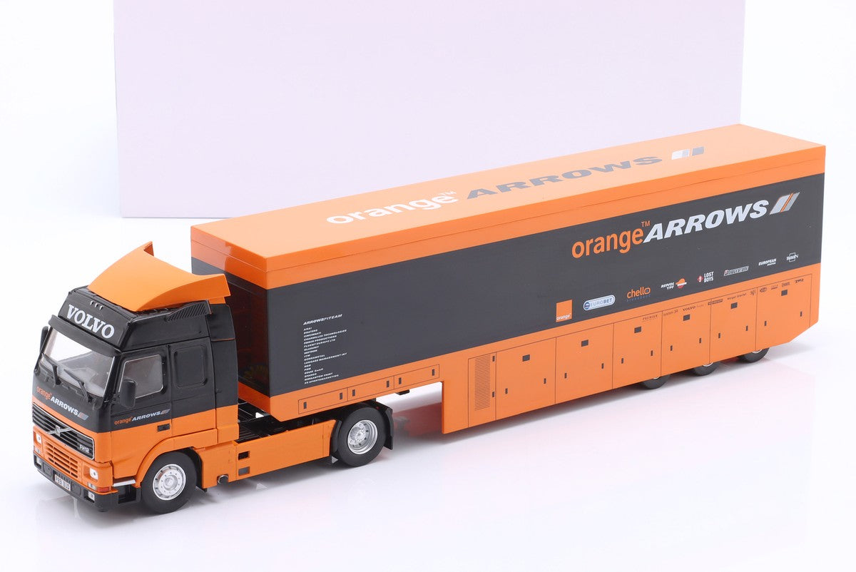 Camion Volvo FH12 Arrows Formula 1 2000/01 Team Transporter portocaliu/negru - 1/43 Ixo