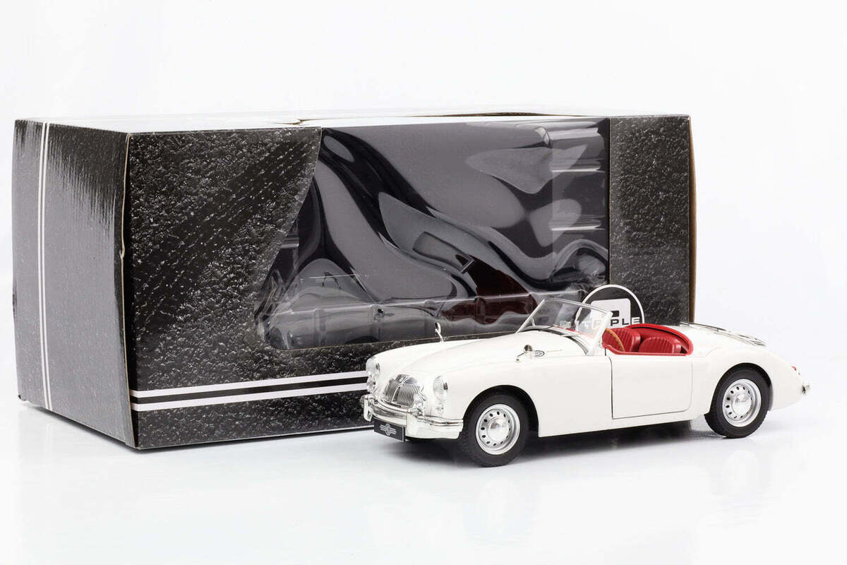 MGA MKII A 1600 Open 1961 - 1/18 Triple9 Collection