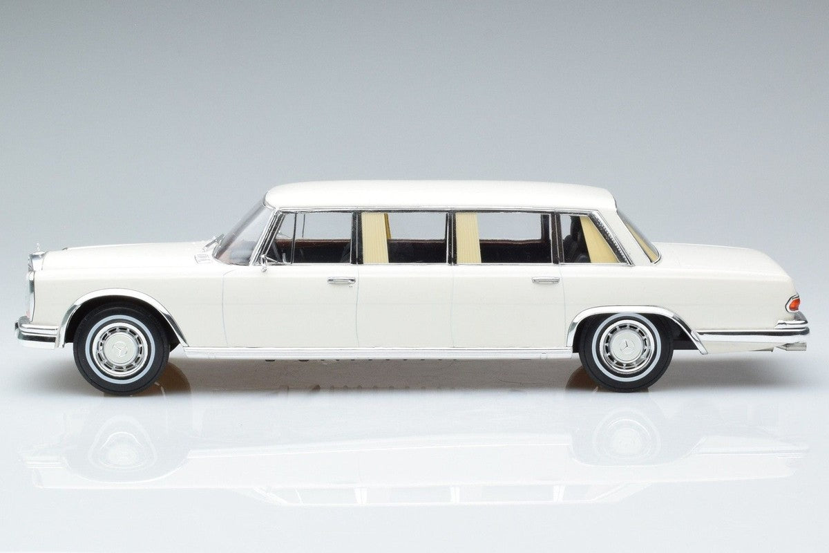 Mercedes-Benz S600 Pullman W100 alb - 1/18 Model Car Group