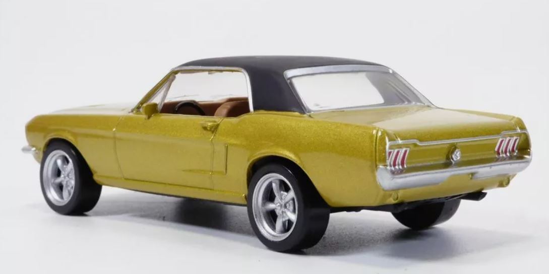 Ford Mustang GT Coupe 1968 lime gold metallic - 1/43 Norev