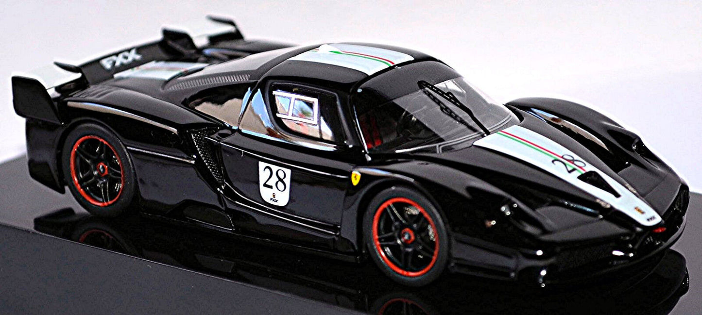 Ferrari Fxx negru #28  cu vitrina plexiglass - 1/43 Hot Wheels Elite