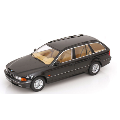 BMW 5-series Touring E39 1998 negru - 1/18 Triple9