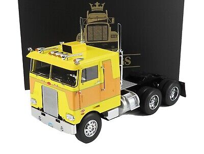 Camion Peterbilt 352 Pacemaker SZM 1977-1979 galben/portocaliu - 1/18 Road Kings