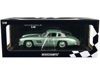 Mercedes-Benz 300 SL Coupe 1955 light green metallic 1/390pcs - 1/18 Minichamps