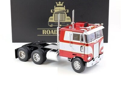 Camion Peterbilt 352 Pacemaker SZM 1977-1979 rosu/argintiu - 1/18 Road Kings