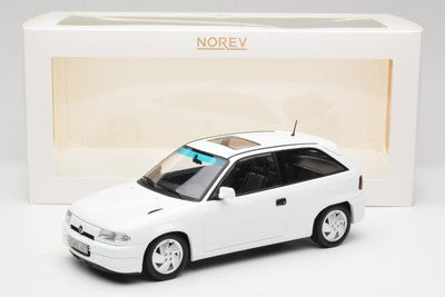 Opel Astra GSi 1991 alb - 1/18 Norev