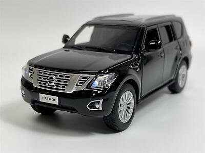 Nissan Patrol negru - 1/32 Tayumo