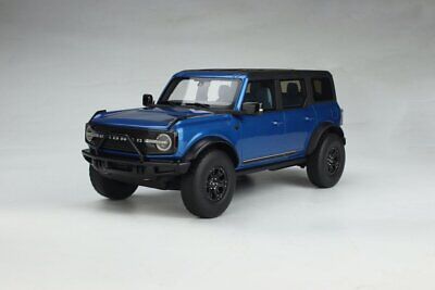 Ford Bronco albastru cu 4 usi - 1/18 GT Spirit