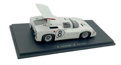 Chaparral 2F B.Johnson si B.Jennings #8 1967 cu vitrina plexiglass - 1/43 Altaya
