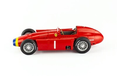 Formula 1 Ferrari D50 Juan Manuel Fangio 1956 #1 cu vitrina - 1/24 Altaya