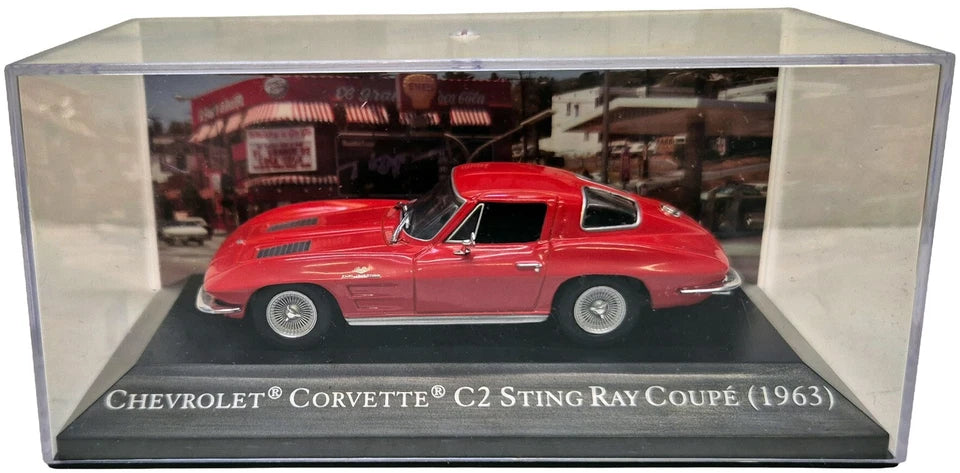 Chevrolet Corvette C2 Sting Ray Coupe 1963 cu vitrina plexiglass - 1/43 Altaya