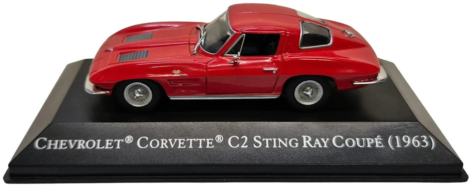 Chevrolet Corvette C2 Sting Ray Coupe 1963 cu vitrina plexiglass - 1/43 Altaya