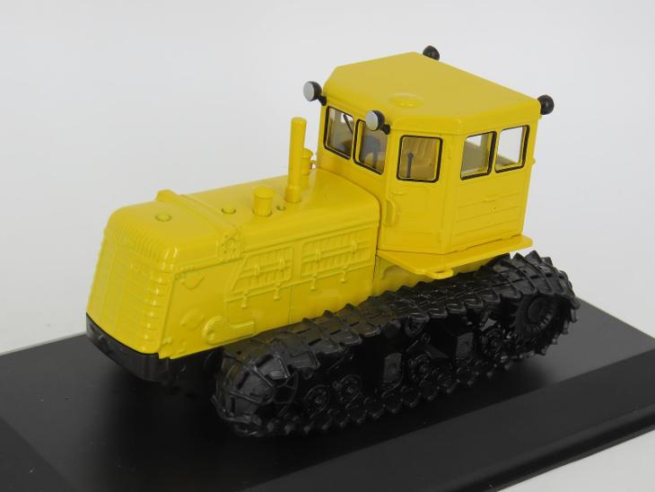 Utilaj Vladimirets T-180 tractor 1965 - 1/43 Edicola