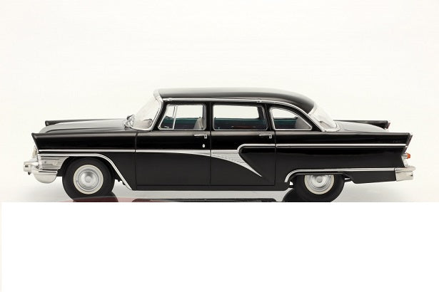 GAZ 13 Seagull Black - 1/18 Triple9 Collection
