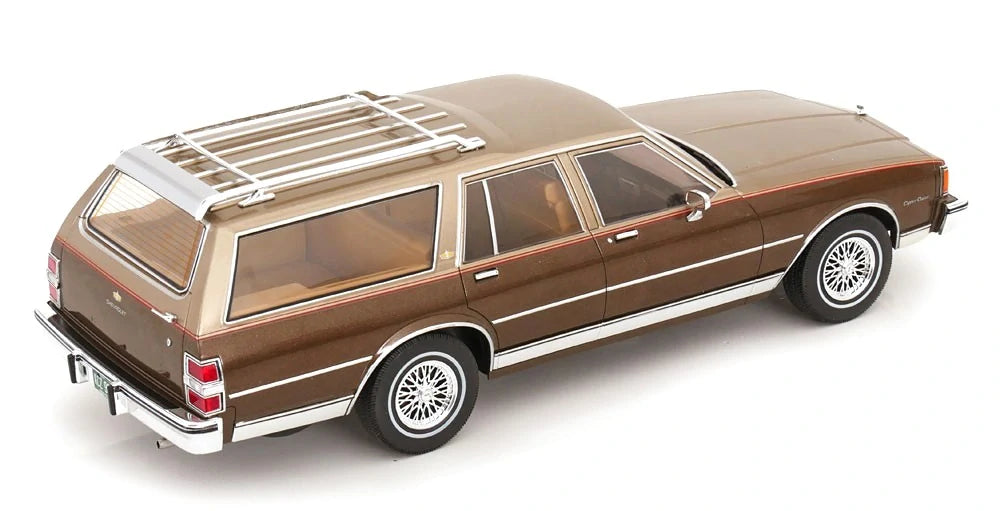 Chevrolet Caprice Estate Wagon 1985 maro - 1/18 Model Car Group