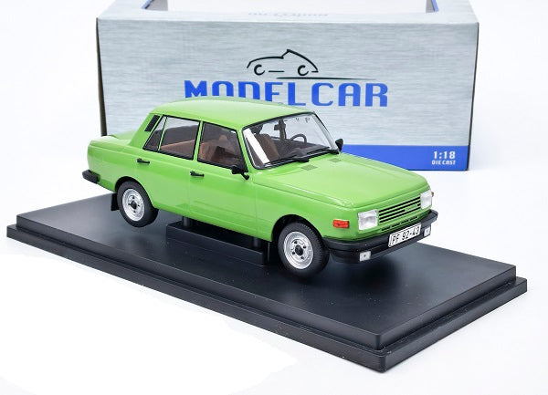 Wartburg 353 verde - 1/18 Model Car Group
